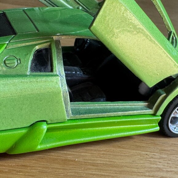 Lamborghini Murciélago Die-Cast Pull-Back Toy Car, Green - Picture 10 of 12